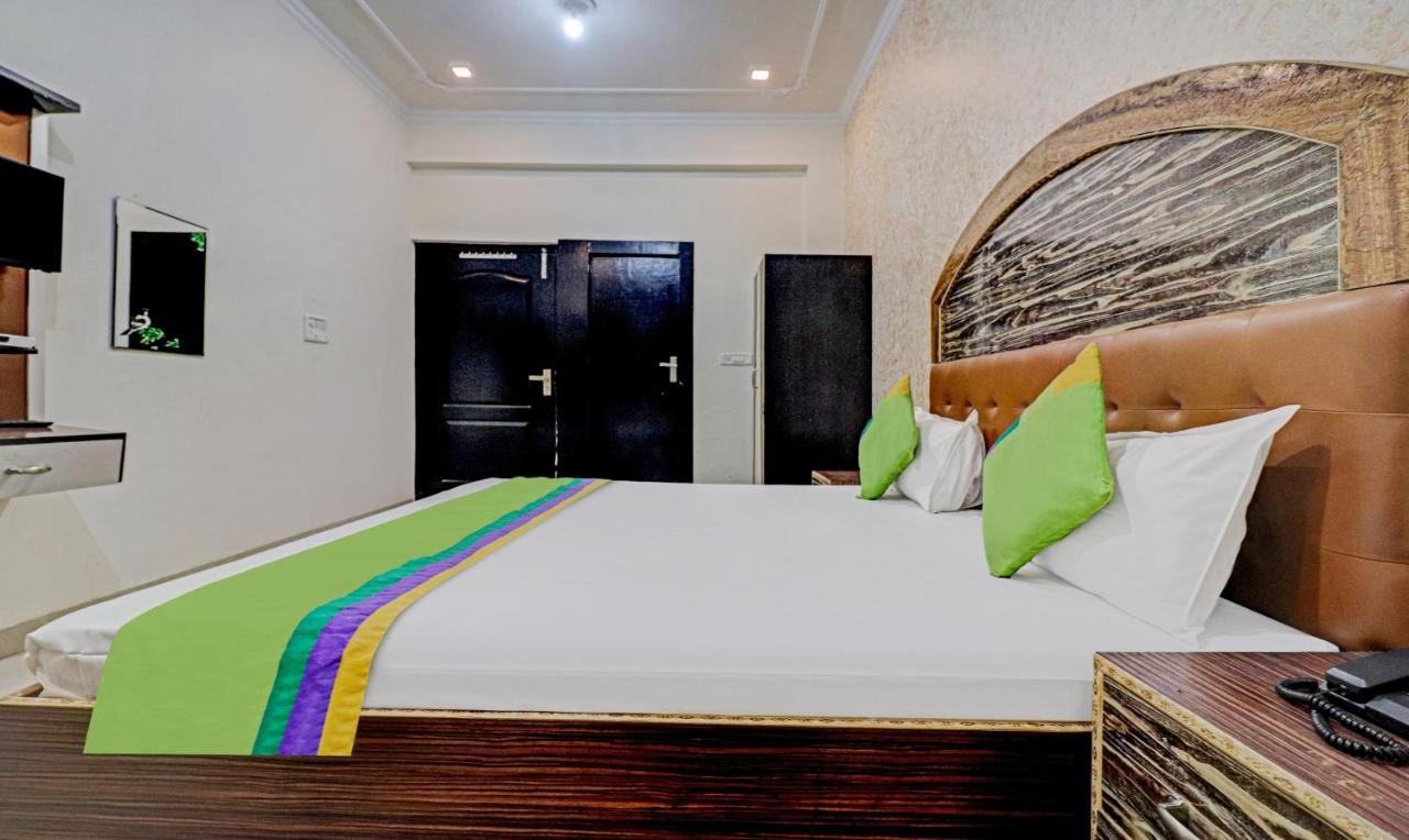 Treebo Trend Radha Palace Mathura Exterior foto