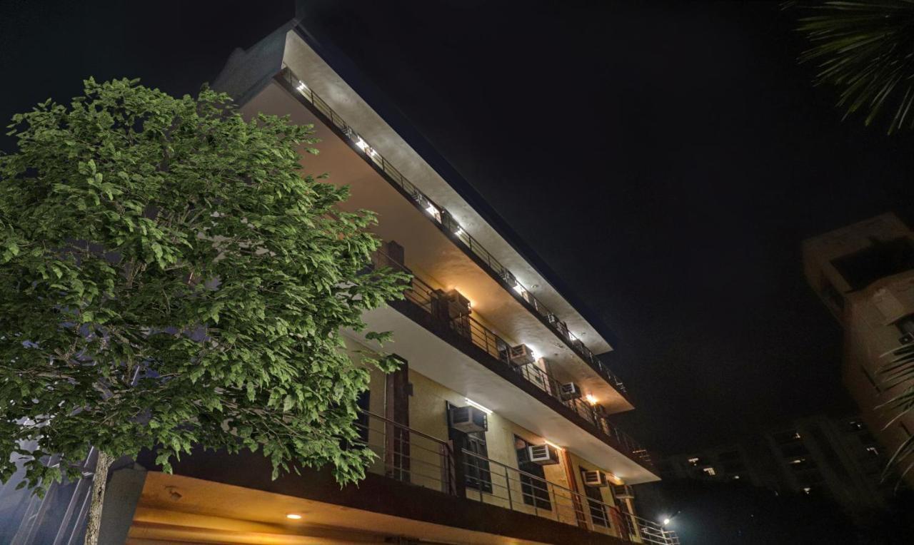 Treebo Trend Radha Palace Mathura Exterior foto