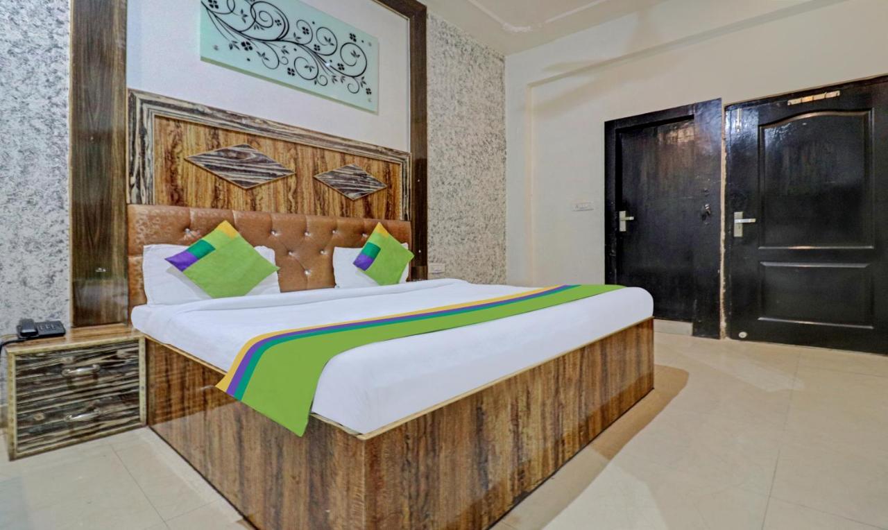 Treebo Trend Radha Palace Mathura Exterior foto